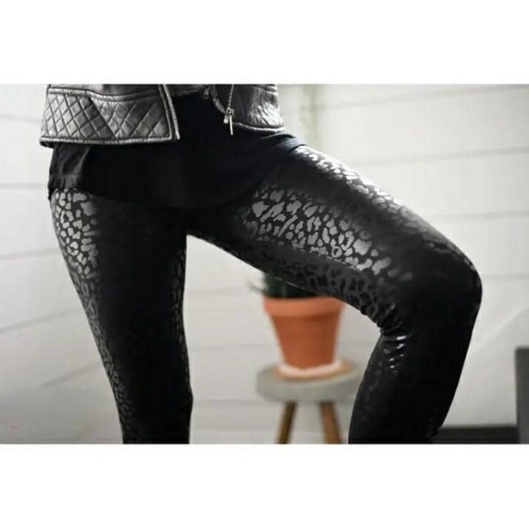 NWT Black High Waist Wide Waistband Leopard Print Leggings, 2XL - Picture 3 of 5